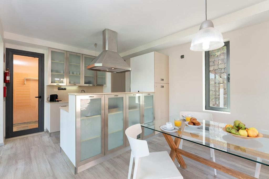 Villa Mit Pool Los Lagos 16 Salobre  Eksteriør bilde