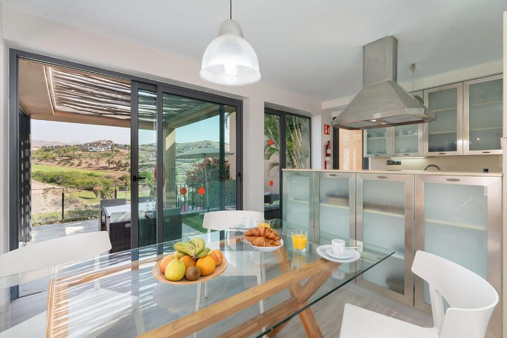 Villa Mit Pool Los Lagos 16 Salobre  Eksteriør bilde